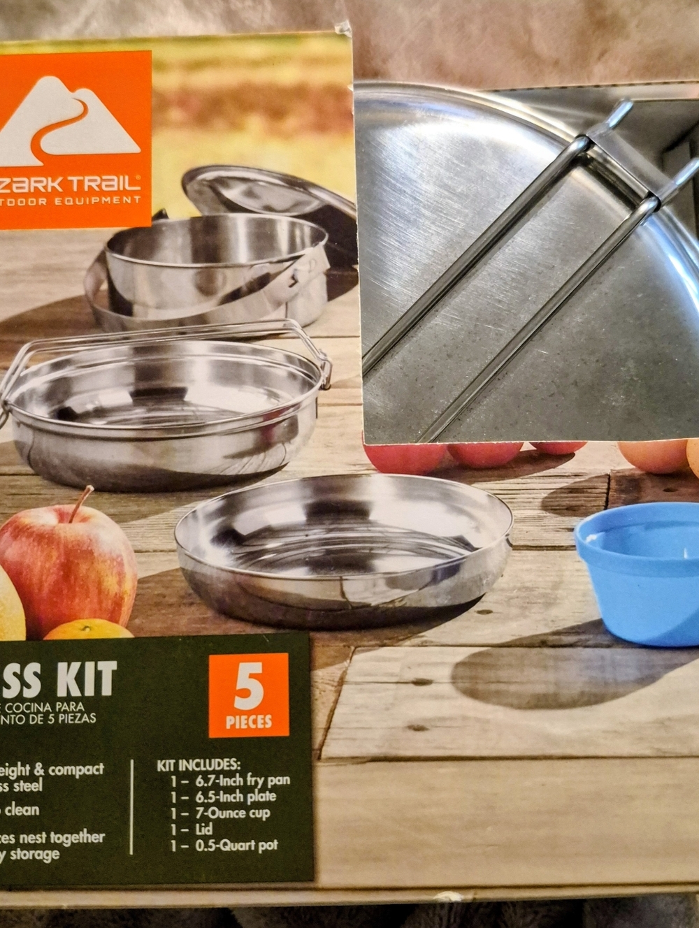 BNIB 5 PC Mess kit